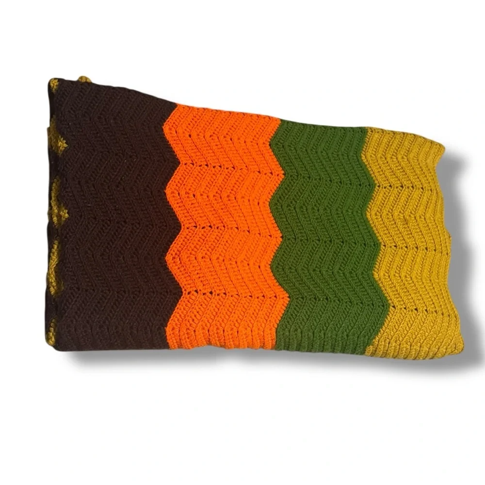 Granny Chevron Pattern Throw Blanket Roseanne retro crotchet MCM mod retro